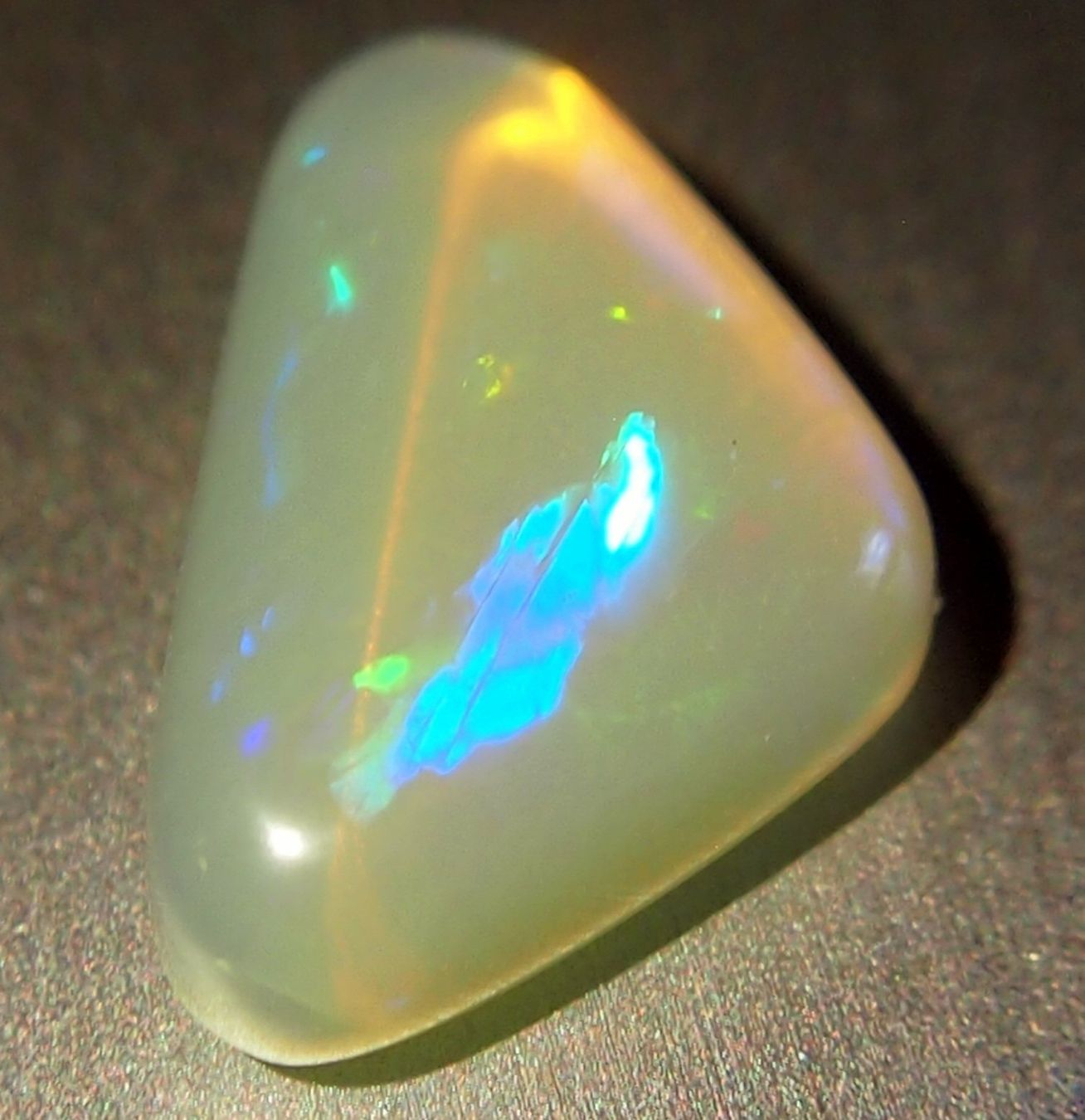 Pietre preziose: 2,97 Karat farbfunkelnder Welo-Opal,  fein geschliffen – Nuovo e nell'imballaggio originale da Reinach BL venduto da Hesekiel39 3