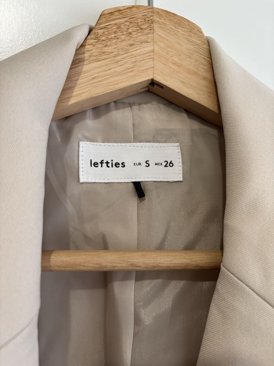 Lotti di vestiti: Beige Suit – Nuovo (secondo la descrizione) da Confignon venduto da Second_Hand_Ch 2