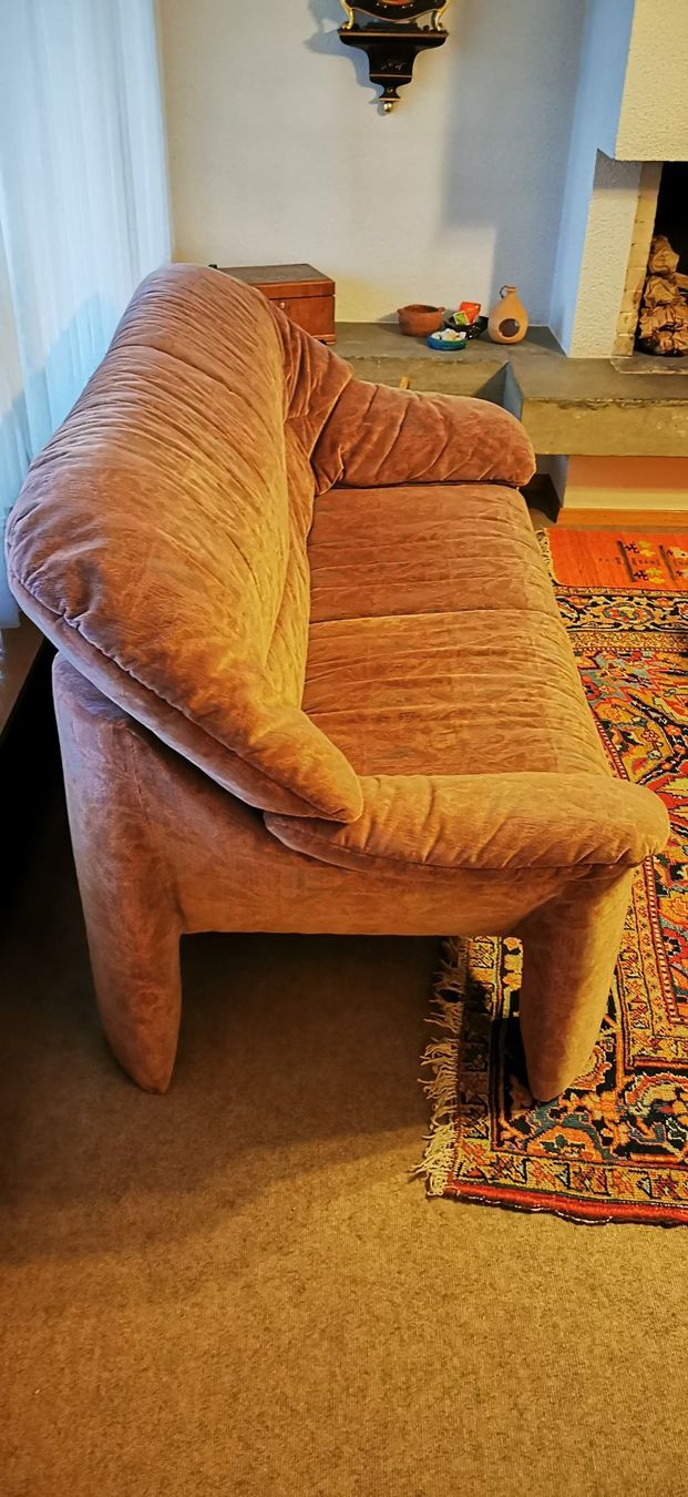 Divani: 2,5er Sofa Schweizer Fabrikat ARS / altrosa Textil – Usato da Henggart venduto da hen_9f22 2