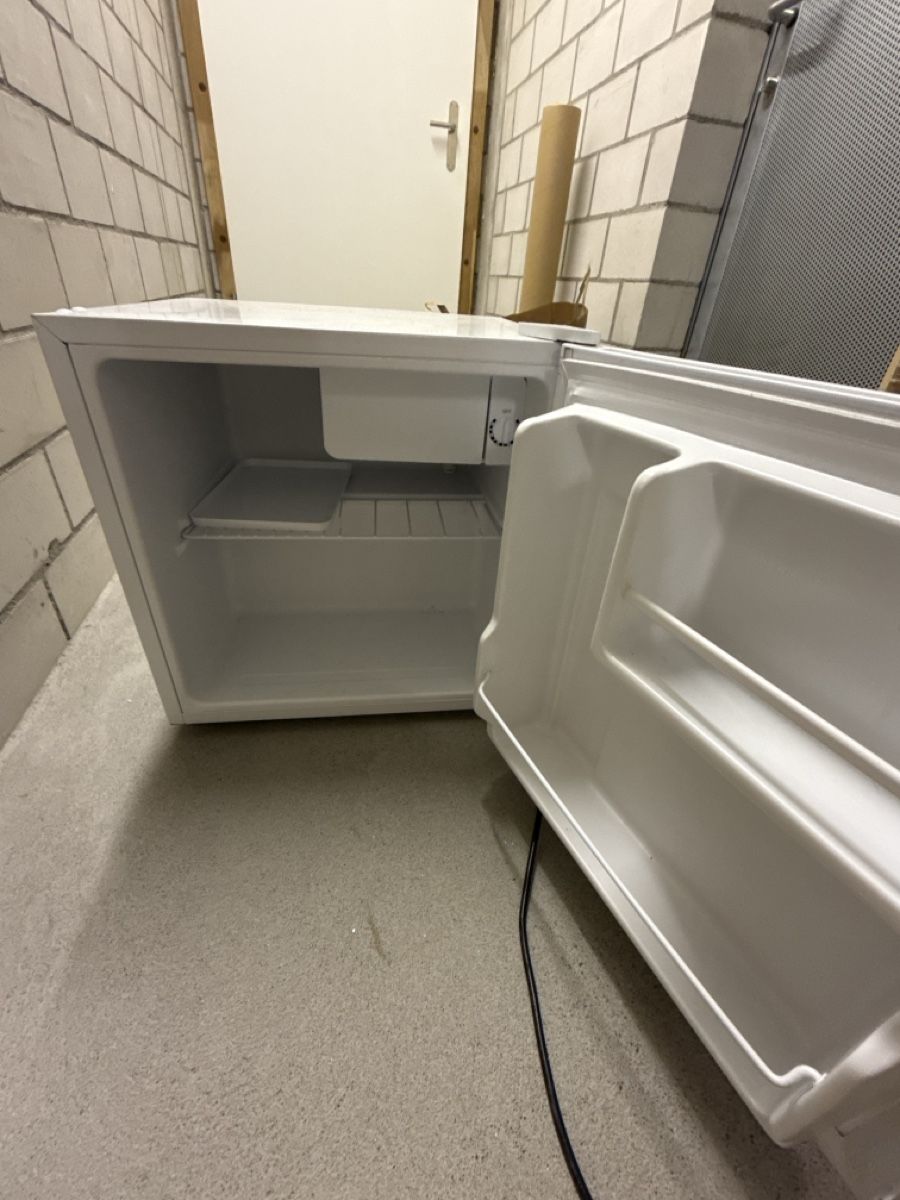 Frigoriferi: Kühlschrank Intertronic weiss – Usato da Bubendorf venduto da ale_6fxg 1