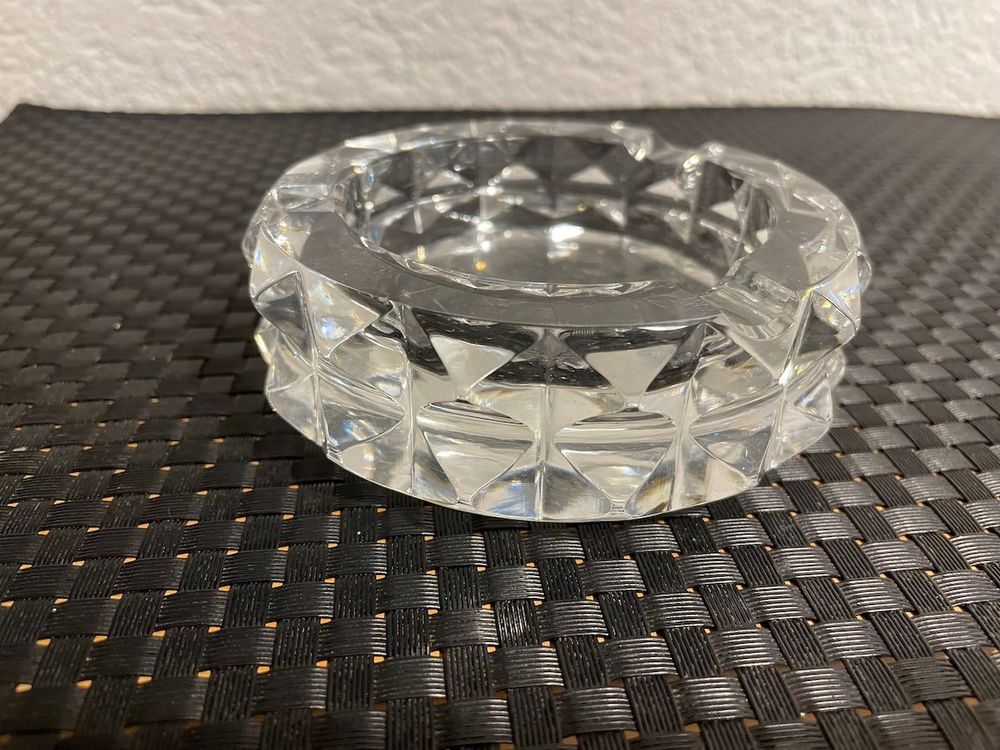 KINGFOM Leder Kristall Aschenbecher Schwarz - Eleganter Desktop Aschenbecher Mit Glasinsatz