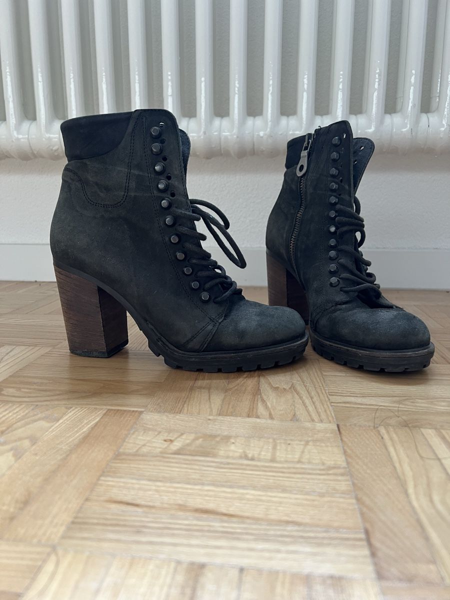 Chaussures femmes: Stivaletti con tacco – D'occasion à Zürich par C_Alen