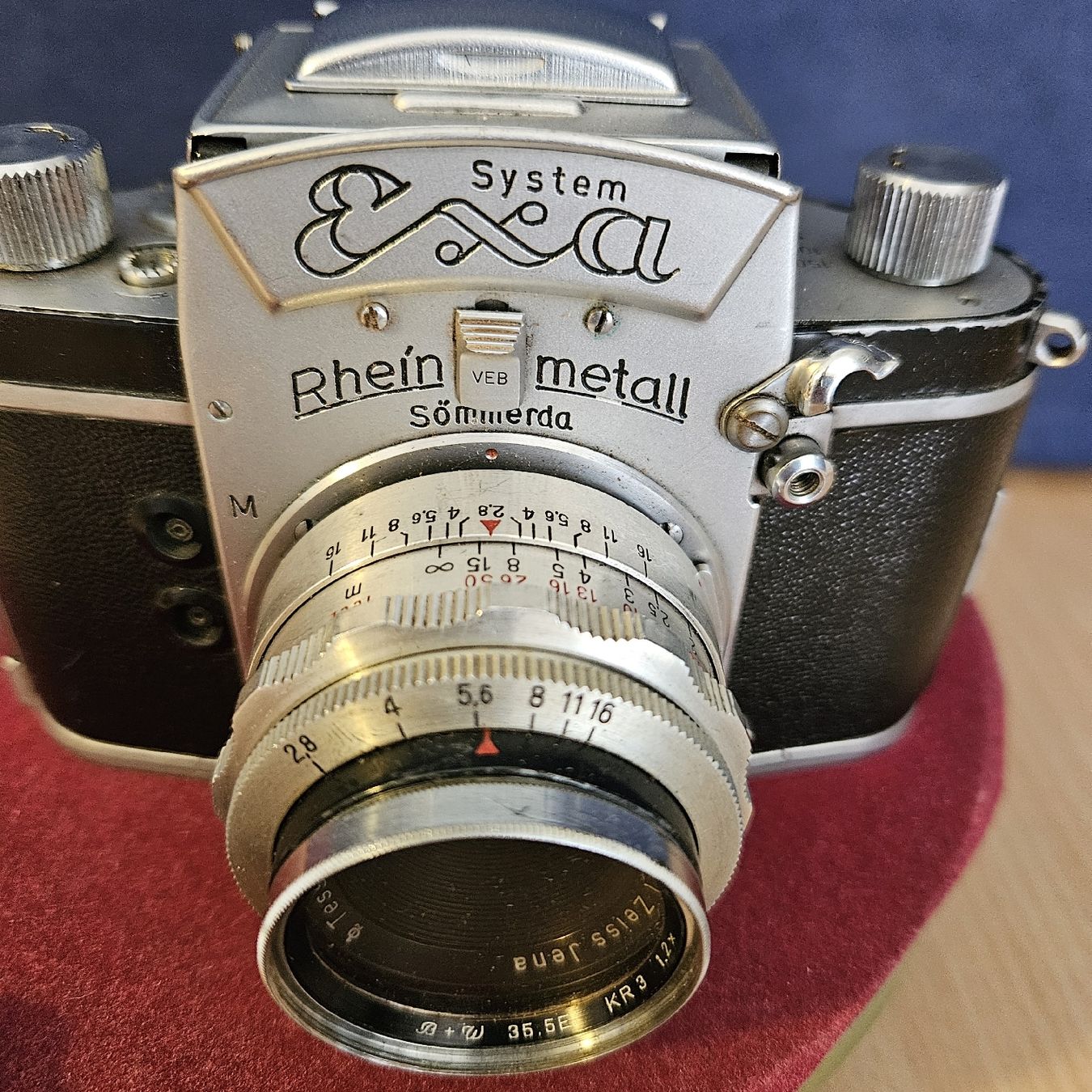 Exakta Fotocamera: Exa Kamera mit Tasche und Objektiv – Usato da Kriens venduto da gra_fhn7