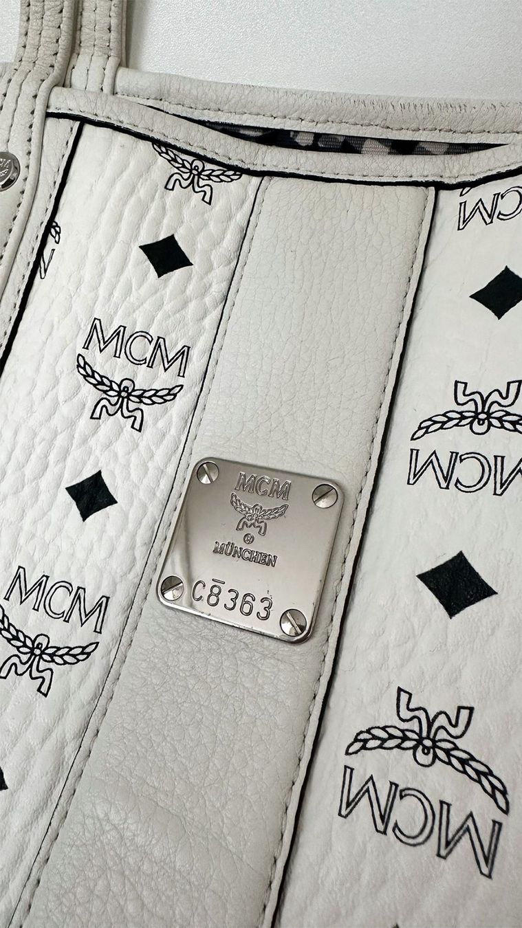 Mcm Borse da donna: MCM Liz Reversible Shopper Medium in White Visetos – Usato da Au SG venduto da nic_7wpf 5