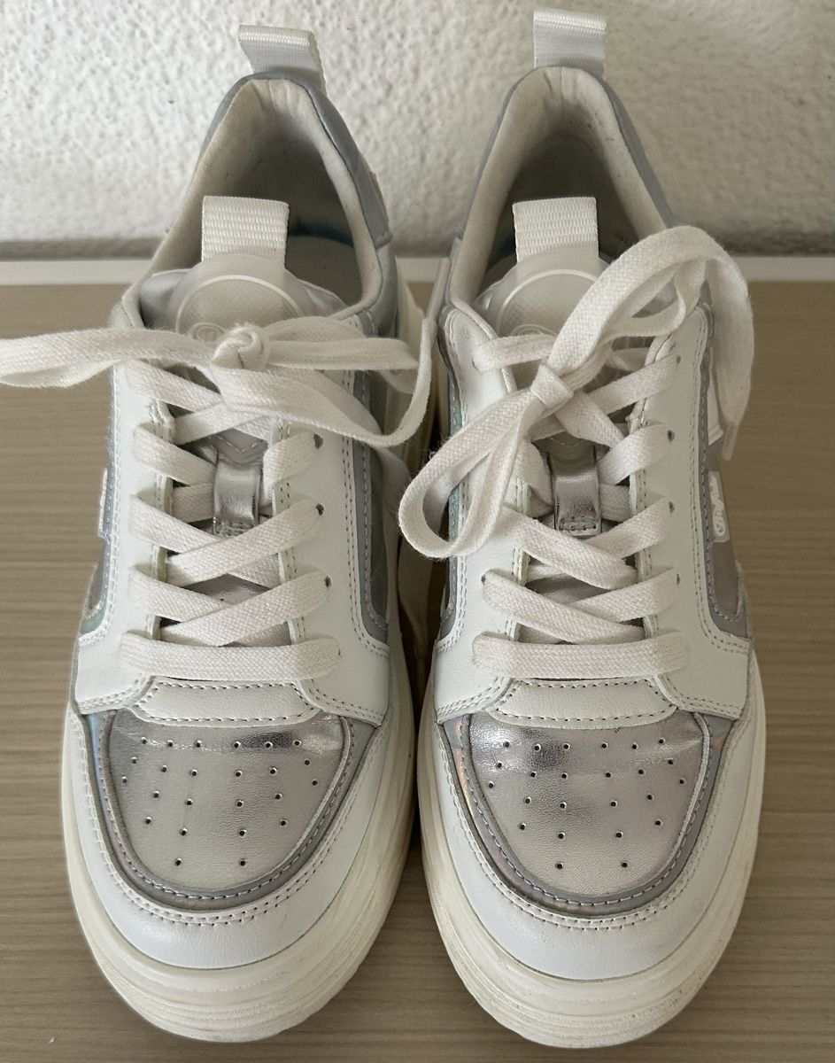 Buffalo Chaussures femmes: Buffalo Sneaker Gr. 37 – D'occasion à Mauensee par Braut-kleid 1