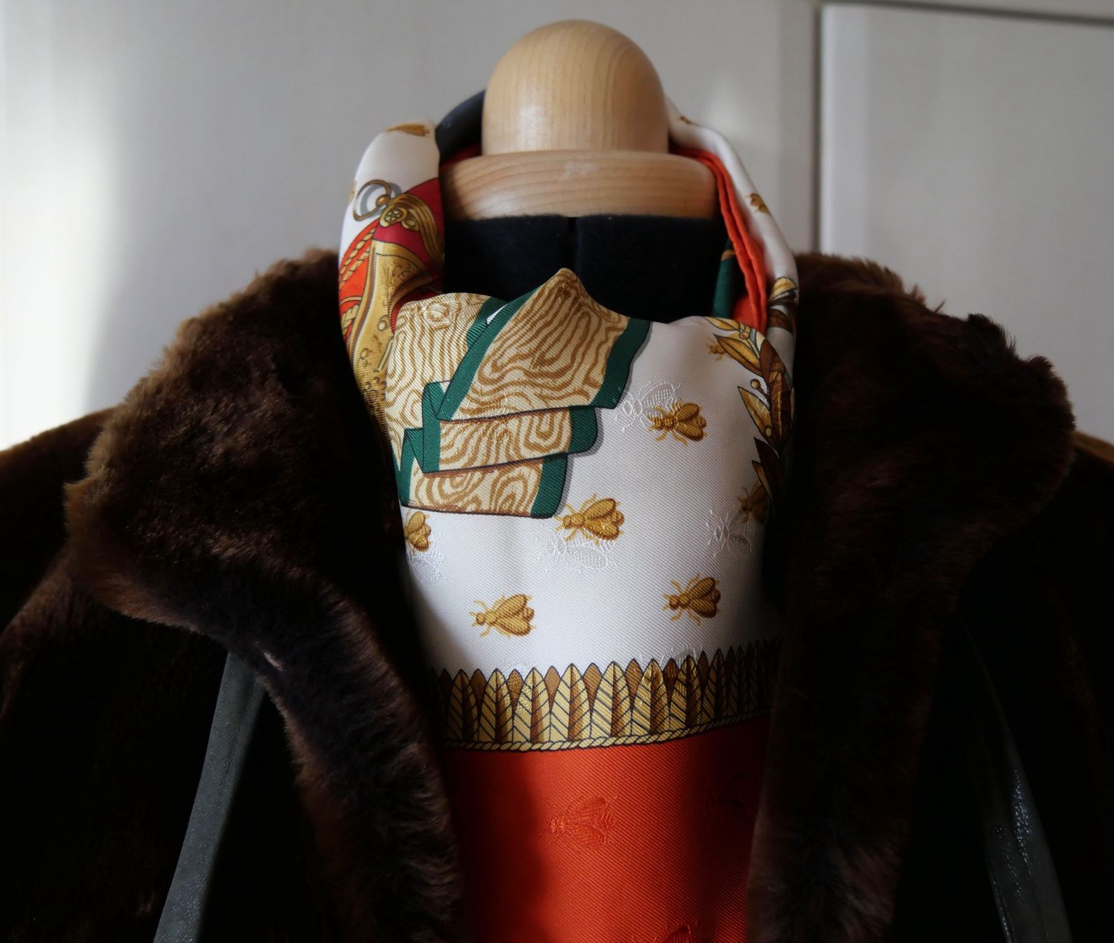 Giacche: Veste en agneau doré – Usato da Yverdon-les-Bains venduto da PeneloPe021 3