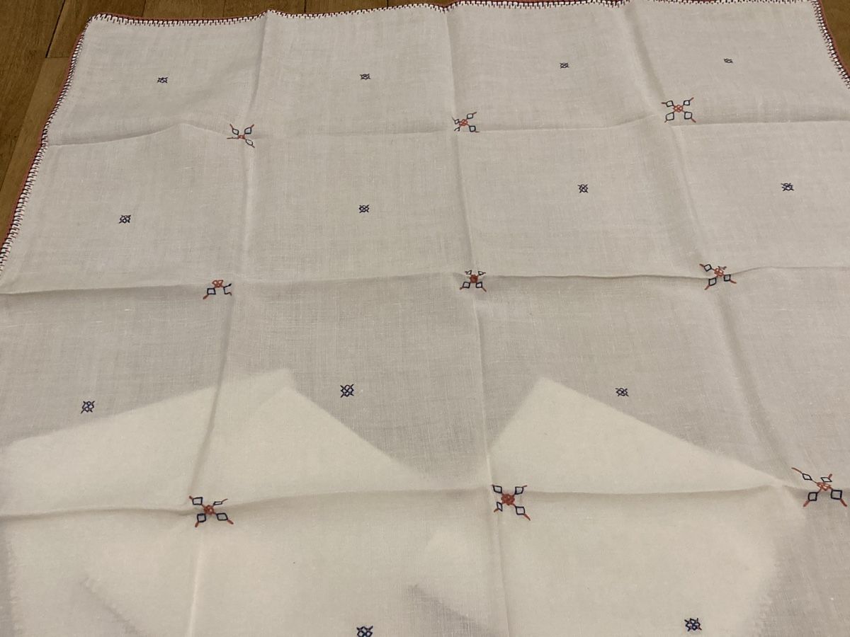Coperte: Antike Tischdecke mit Servietten – Usato da Zürich venduto da Ekka