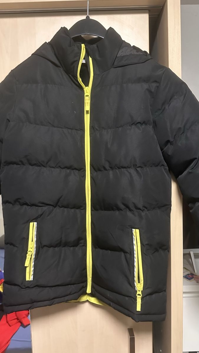 Vestes: Skijacke gr 134 – D'occasion à Oberwil BL par Noname1974