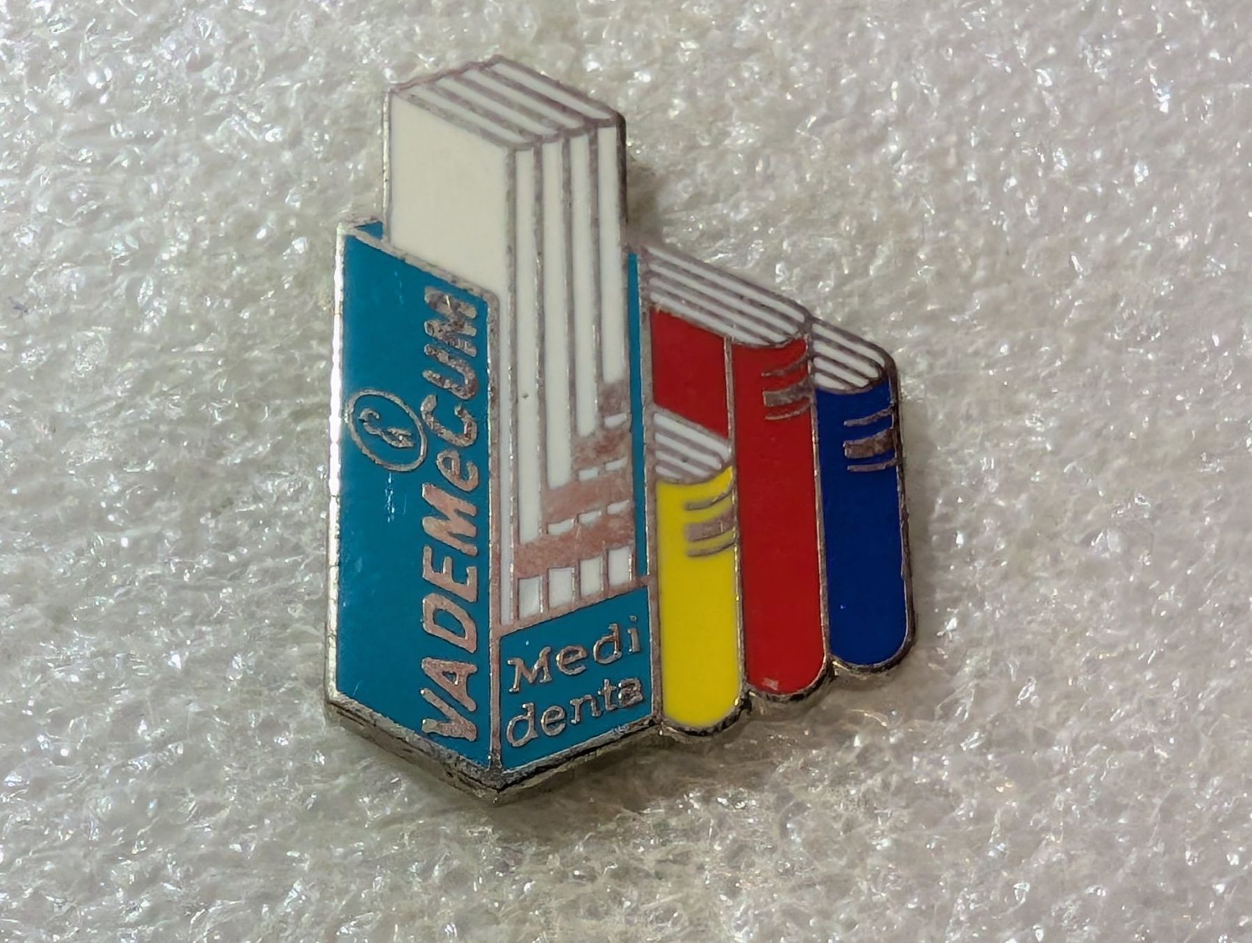 Placchette & Badge: Ansteckpin 138: Medidenta – Usato da Oppligen venduto da Pin-Fall-Shop