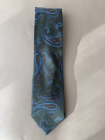 Cravatta Givenchy in seta, fantasia cachemire elegante👔