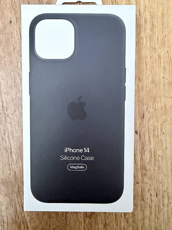 Covers & Schutzfolien: Apple iPhone 14 Silicone case schwarz, neu – Gebraucht aus Zürich von luz_627m