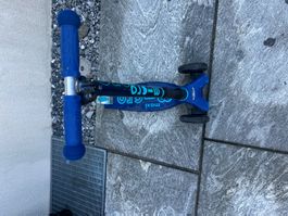 Roller Micro Maxi in blau, gebraucht