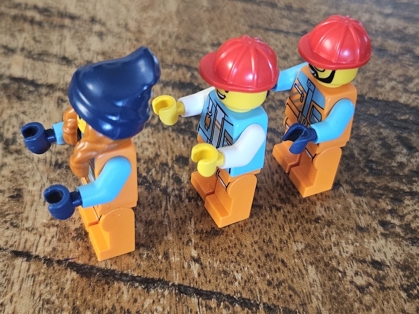 Lego Kit di costruzioni: lego lot de 3 figurines  – Usato da Confignon venduto da Ecrofigs 2