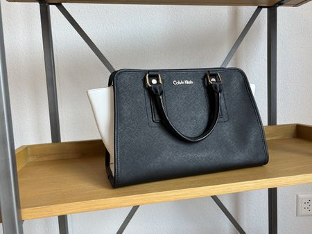 Hübsche Calvin Klein Handtasche