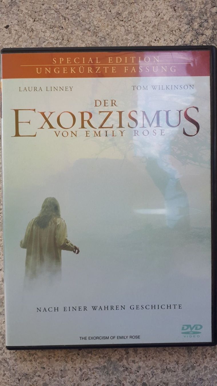 Tutti i DVDs: DER EXORZISMUS VON EMILY ROSE – Usato da Basel venduto da Alacant