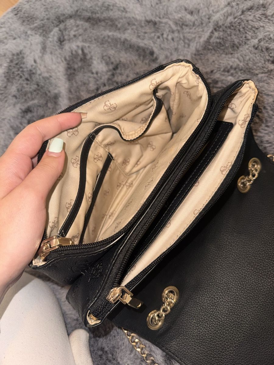 Guess Taschen für Damen: Guess Tasche – Gebraucht aus Netstal von Djukaxgajic01 6