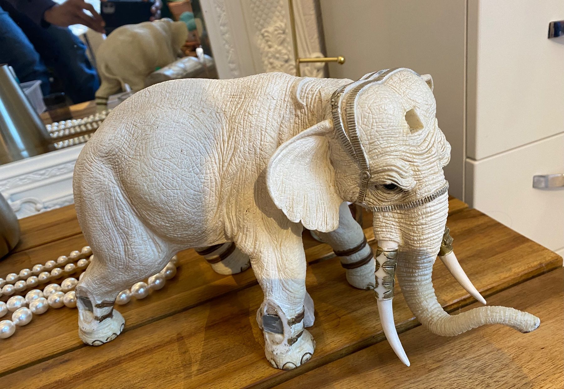 Statuette: Elefant Elephant Weiss – Usato da Dottikon venduto da 6571