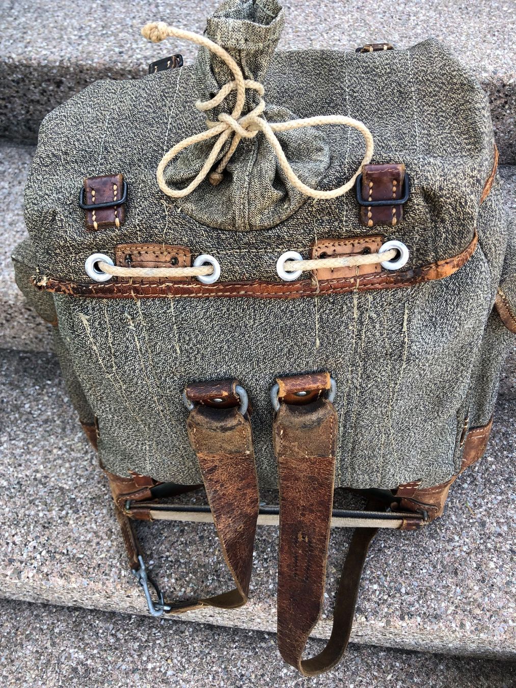 Schweizer Armee Zaini: Gebirgs-Rucksack  Schweizer Armee – Usato da Magden venduto da Hornet2 5
