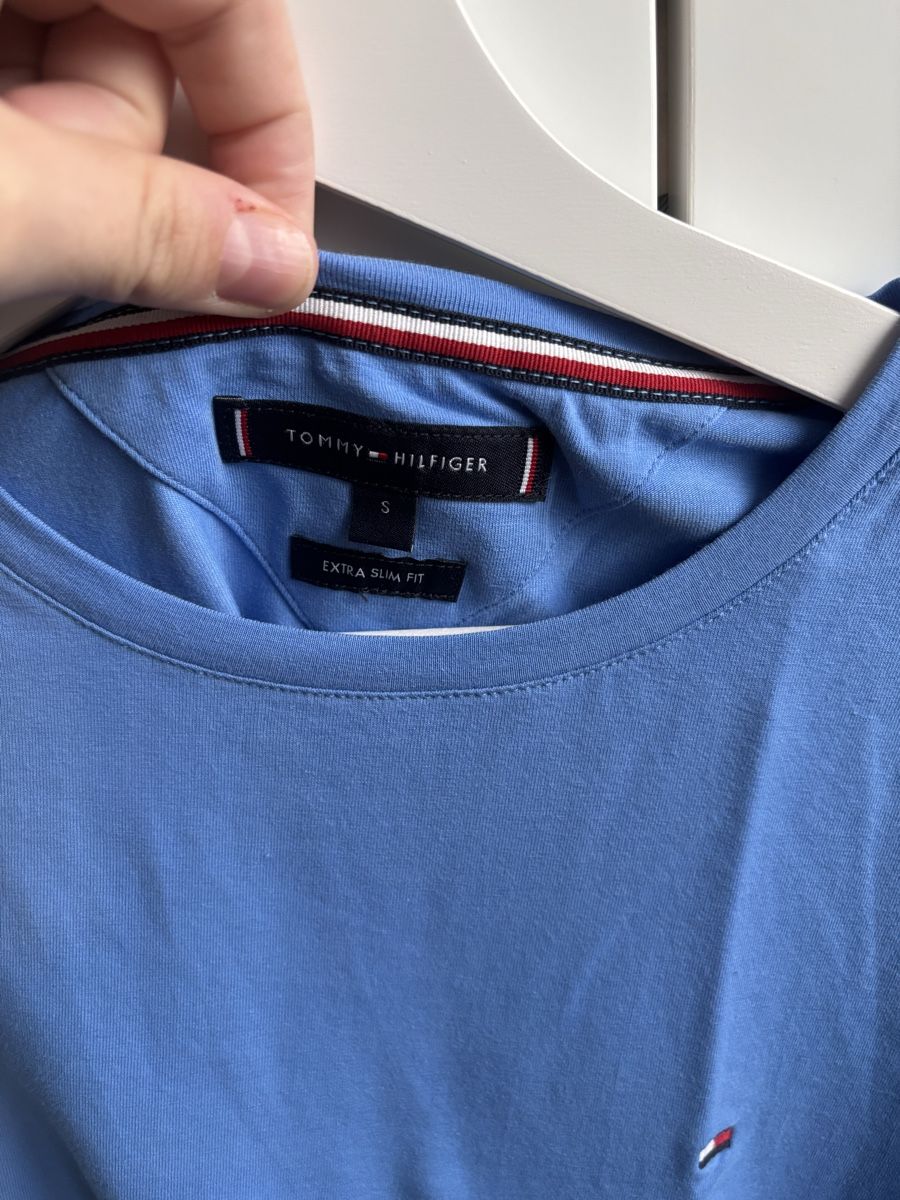 Tommy Hilfiger T-shirt: Tommy Hilfiger Tshirt – Nuovo (secondo la descrizione) da Lengwil venduto da lin_vt8r 1