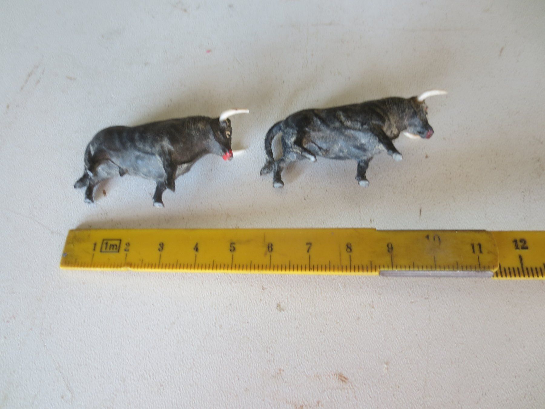 Figuren: 2 kleine Kampf Stier Figuren 5 cm – Gebraucht aus Weier im Emmental von waefler03 4