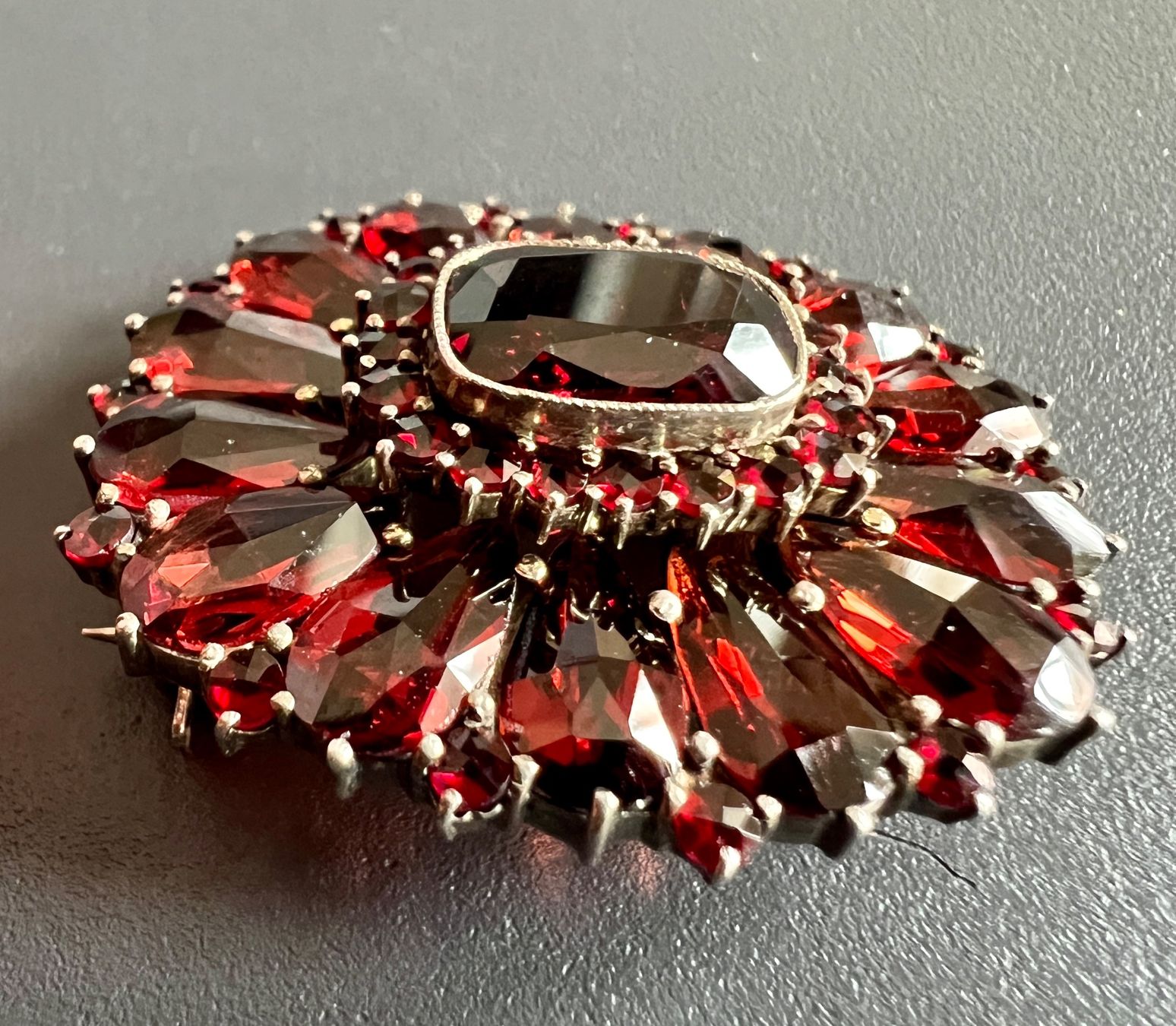 Broschen & Nadeln: Antike Granat-Brosche Silber – Gebraucht aus Chur von Penting1935 4