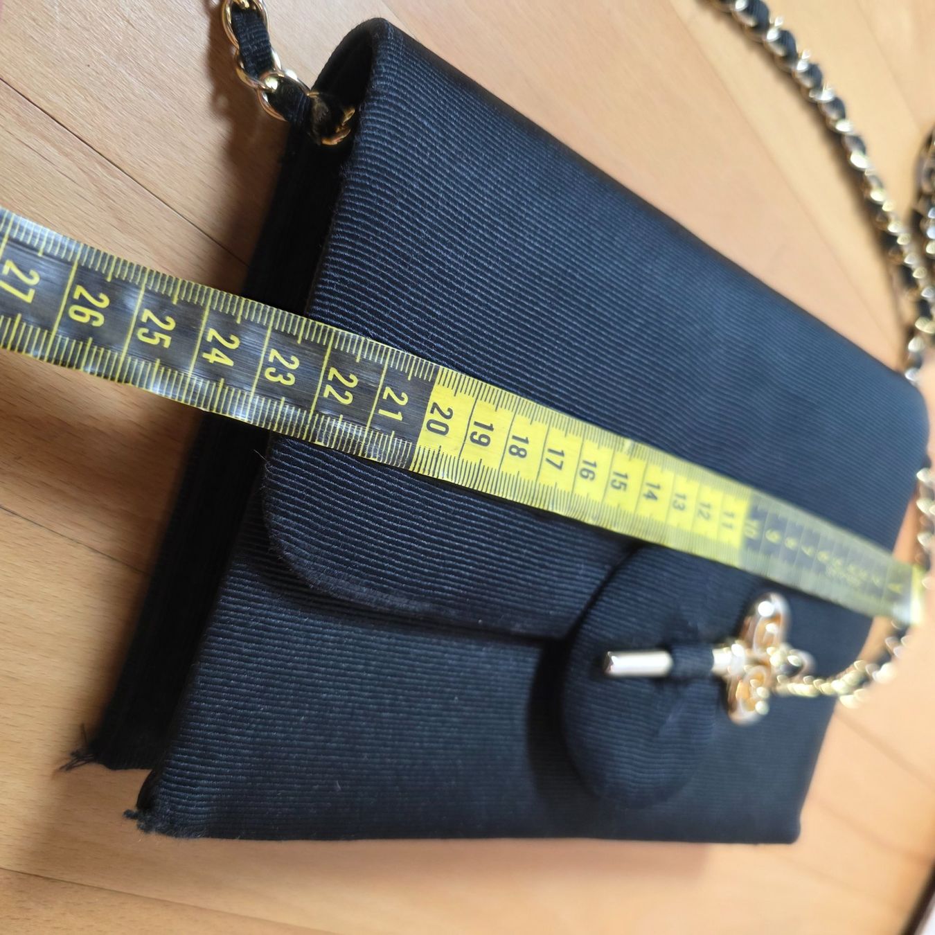 Borse da donna: Vintage schwarze elegante Tasche mit Kette – Usato da Wald ZH venduto da CapLux 6