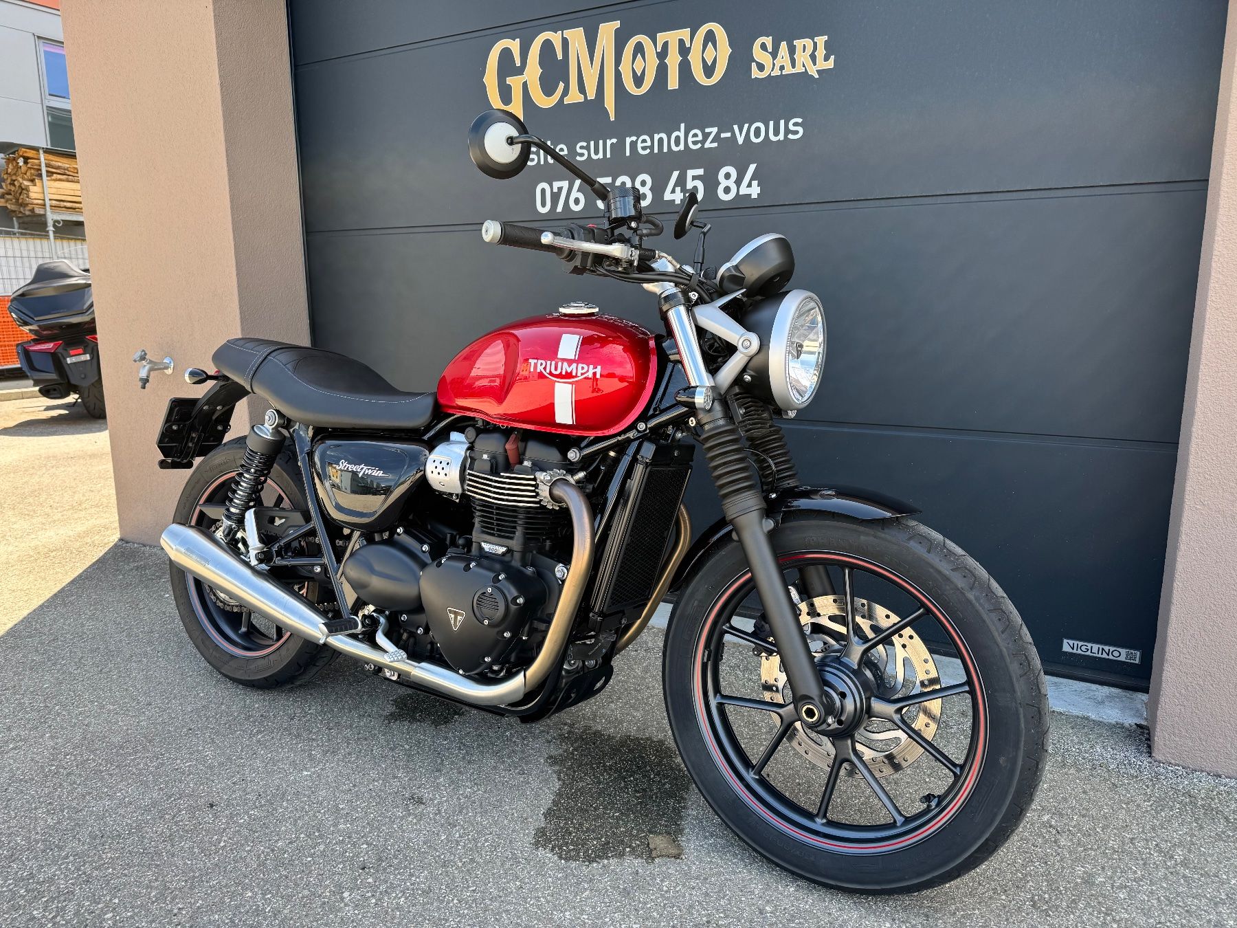 Triumph Strada: Triumph Street Twin 900 – Usato da Echallens venduto da HD90 2