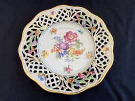 Belle assiette ajourée Schumann Bavaria décor floral vintage