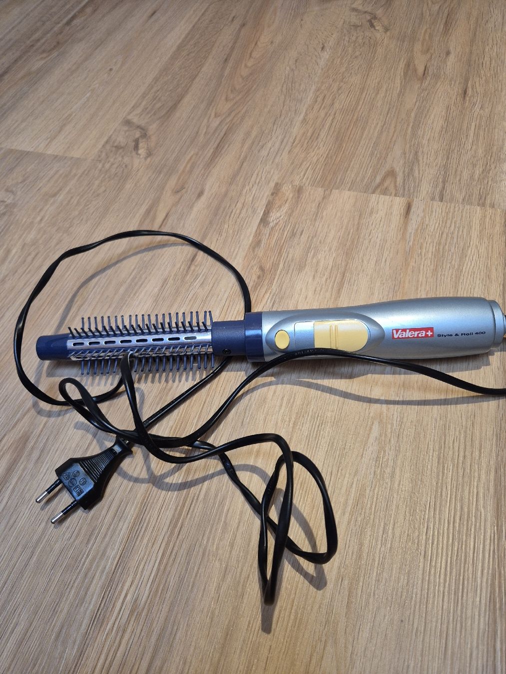 Lockenstäbe & Haarglätter: Valera+ Style & Curl 1000 Heissluftstyler – Gebraucht aus St. Gallen von ali_tms5