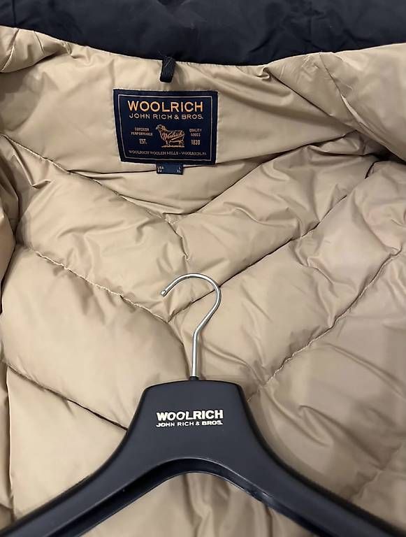 Giacche: Woolrich Jacke – Usato da Thun venduto da sal_2gn8 1