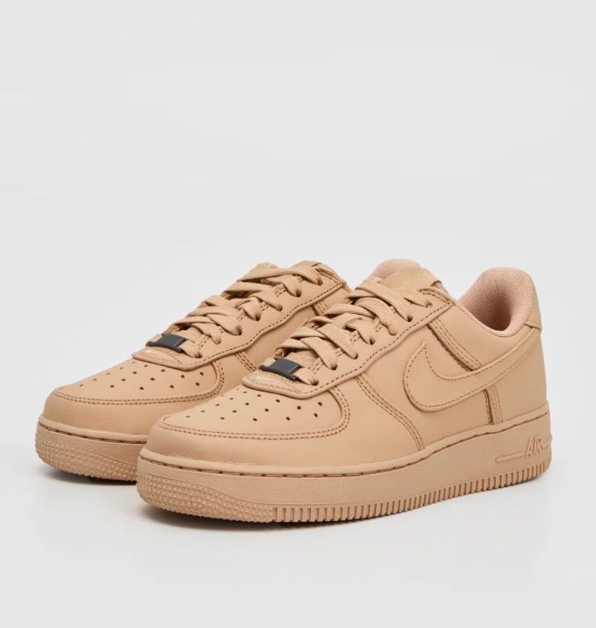 Nike Chaussures hommes: Nike Air Force 1 Low Retro Gr. 39 NEU – Neuf avec emballage d'origine à Waltenschwil par hansnine 7
