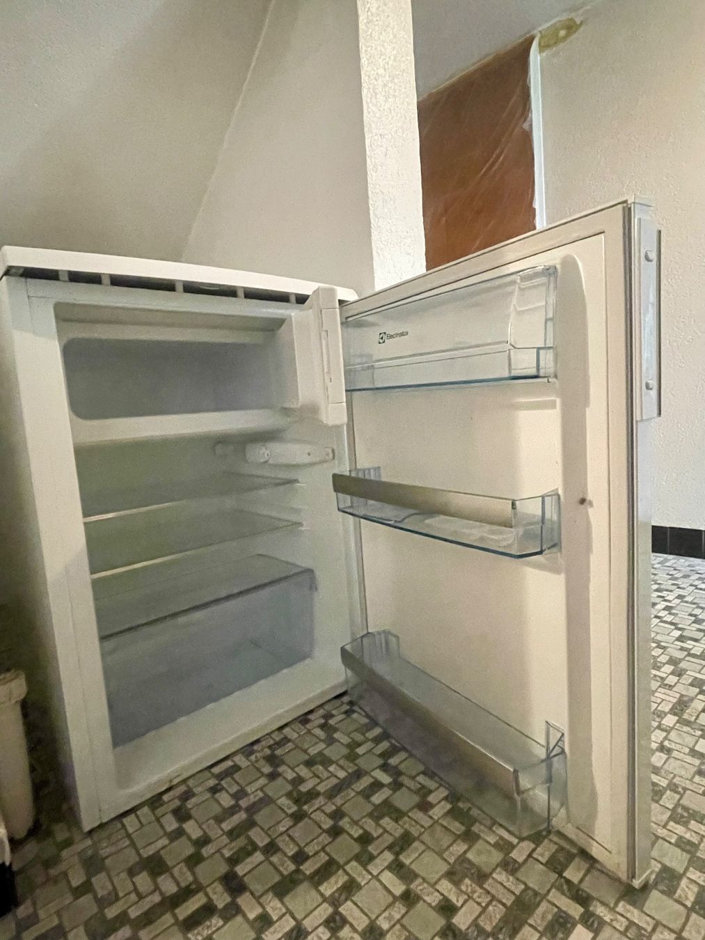 Electrolux Kühlschrank: Frigo Electrolux 85x60x63 – Gebraucht aus Vollèges von kat_fz2v 1