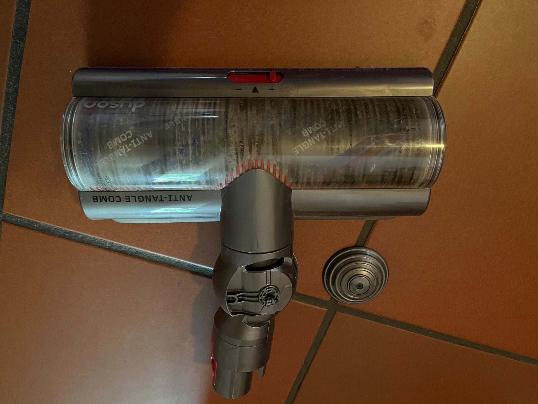 Dyson Staubsauger & Zubehör: DYSON Torque-Drive Düse – Defekt aus Zürich von Sauff
