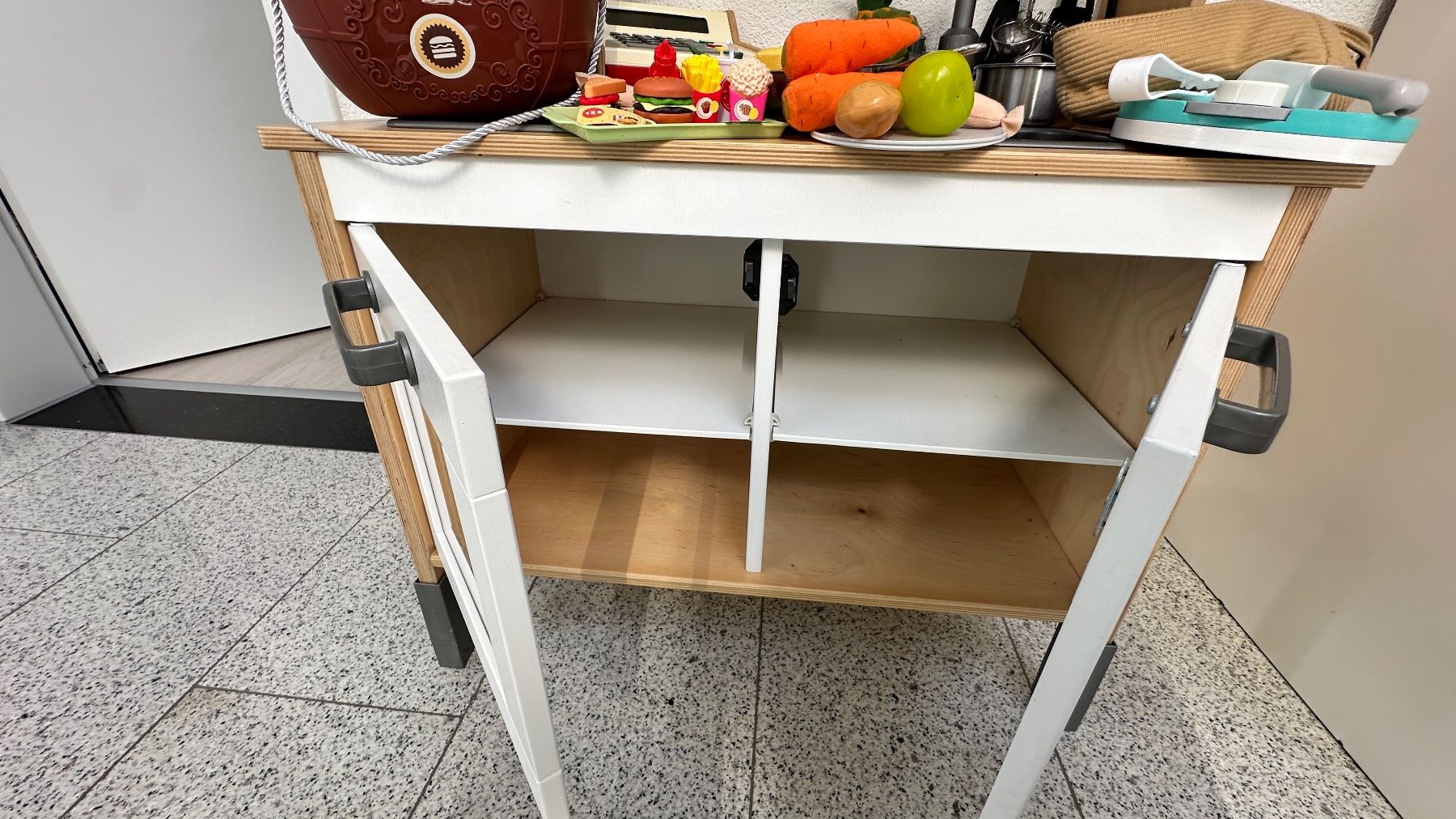 Ikea Giocattoli: Kinderspielküche aus Holz mit viel Zubehör – Nuovo (secondo la descrizione) da Siebnen venduto da tin_c6g5 7