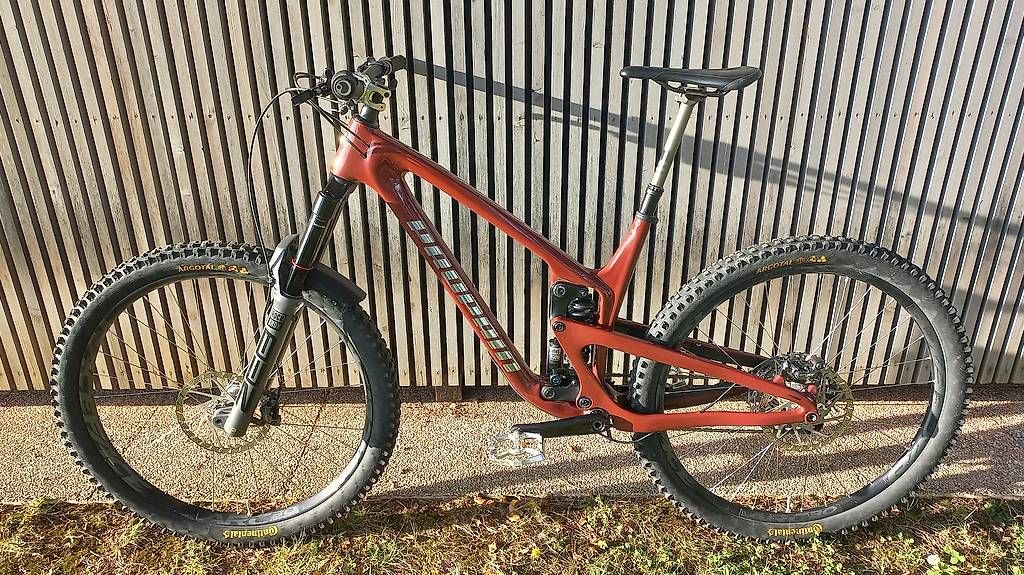 Vélos: VTT Enduro Propain Tyee 5 CF taille L 29" – D'occasion à La Tour-de-Peilz par zen_cqh5 4
