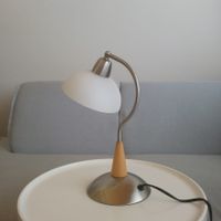 90er J. Schweiz "NITEM" Lampe mit Lampenschirm aus Milchglas