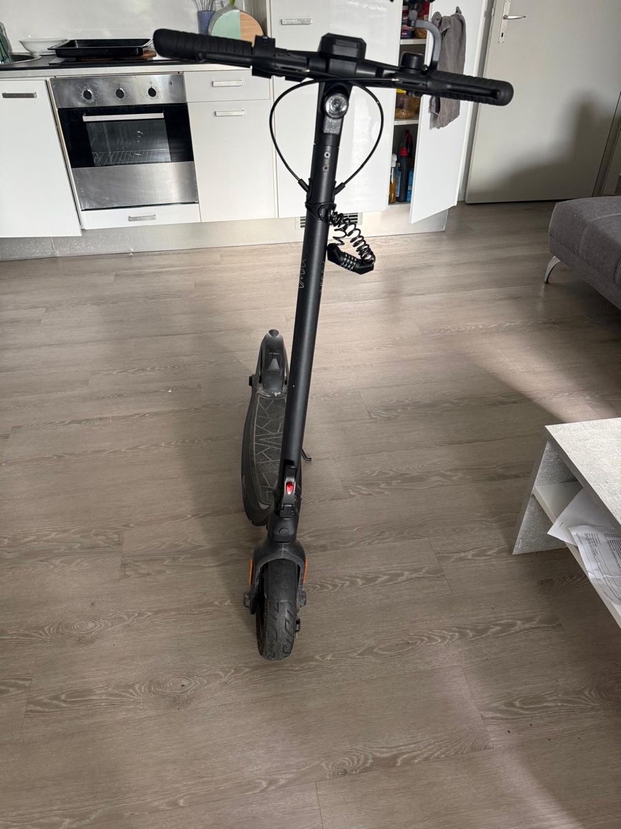 Scooters: Elektroscooter vmax – Gebraucht aus Hinwil von Hegene5 1
