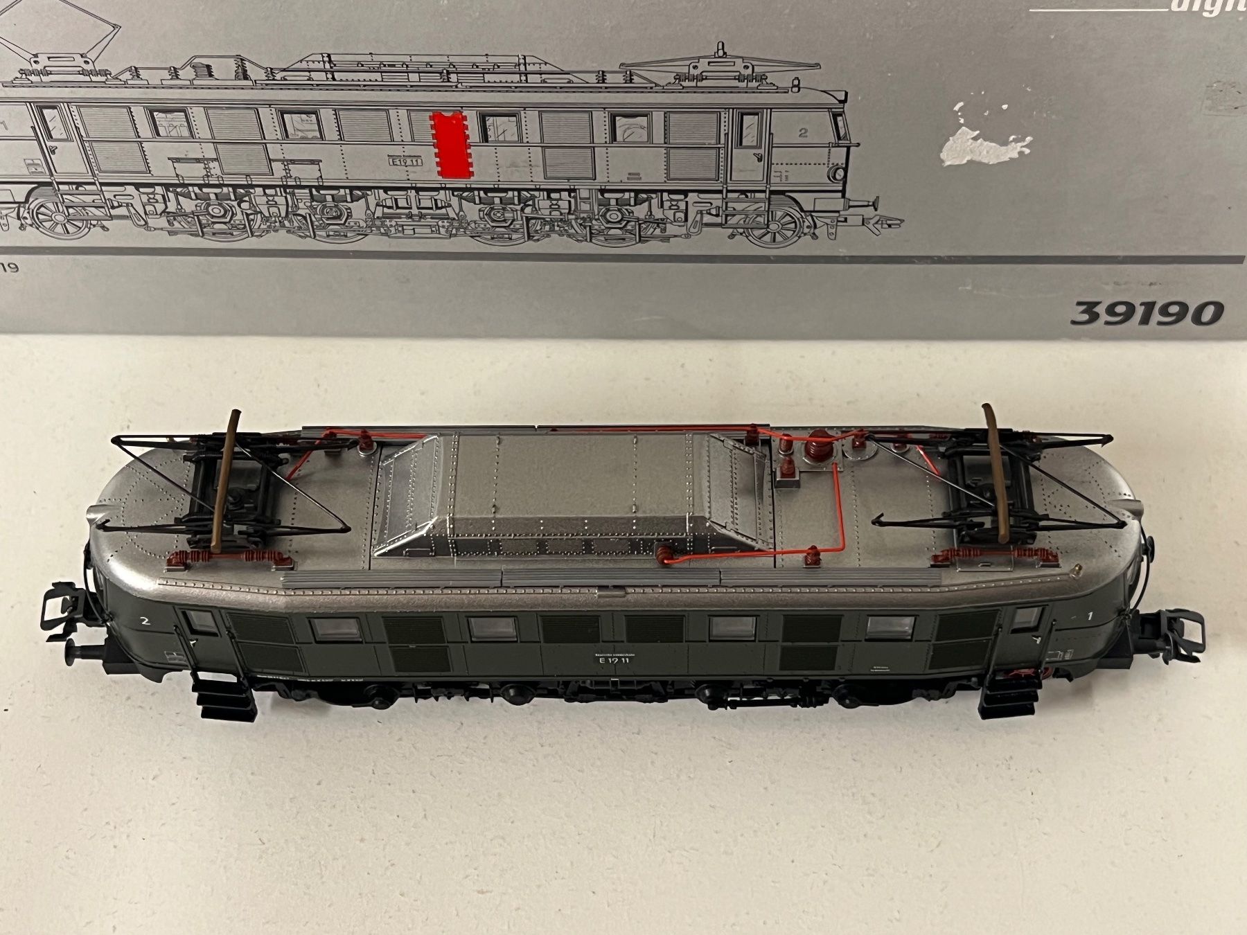 Märklin Modellini di ferrovie: Märklin 39190 BR E 19 H0 AC Digital – Usato da Geroldswil venduto da TopTrain54 5