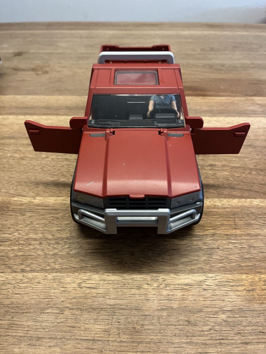 Schleich Giocattoli: Schleich Auto mit Anhänger – Usato da Weesen venduto da D0101D 2
