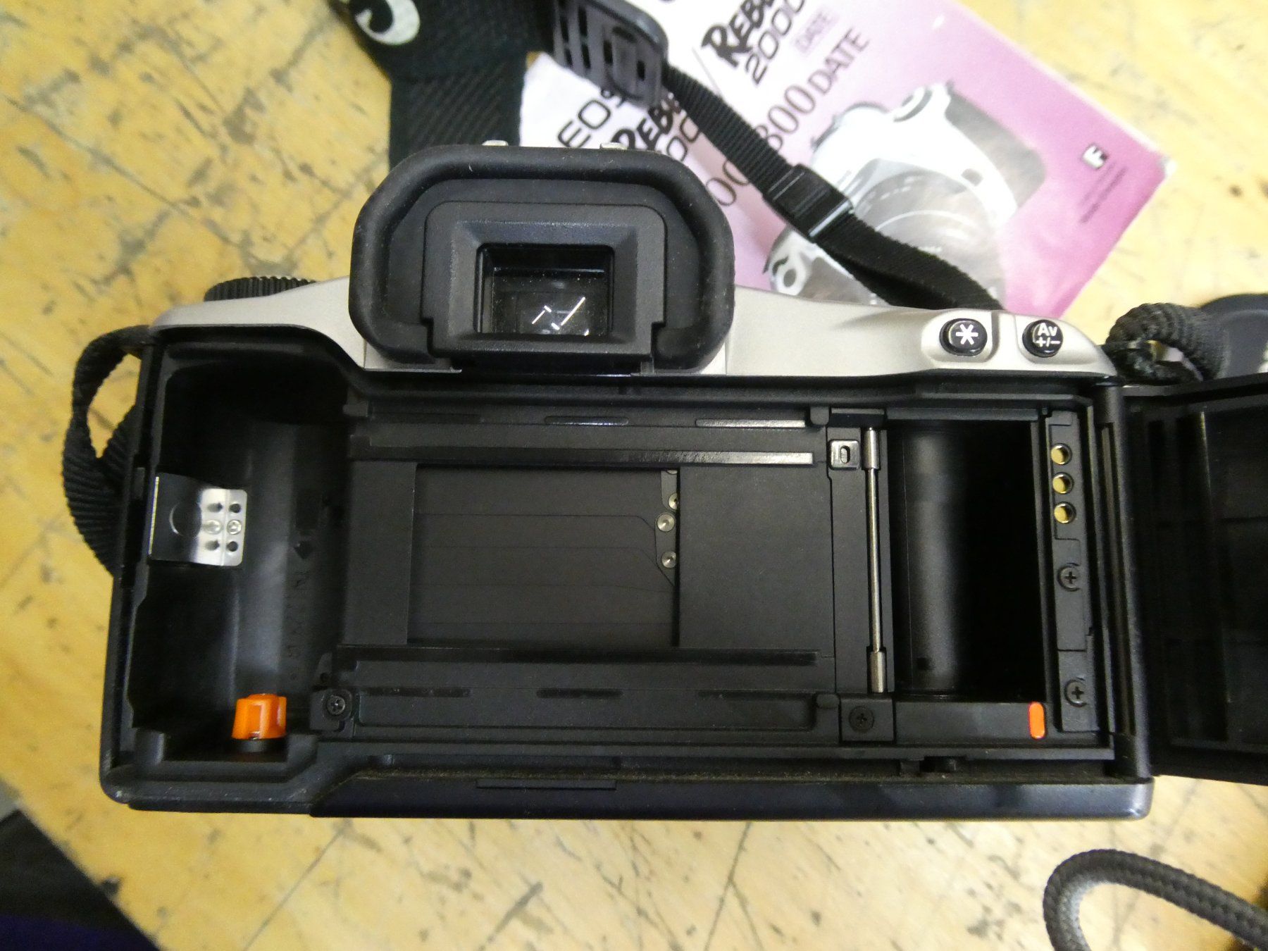 Canon Kamera: Canon EOS 300 objectif 28-80mm – Gebraucht aus Etagnières von emmaus.electro 1