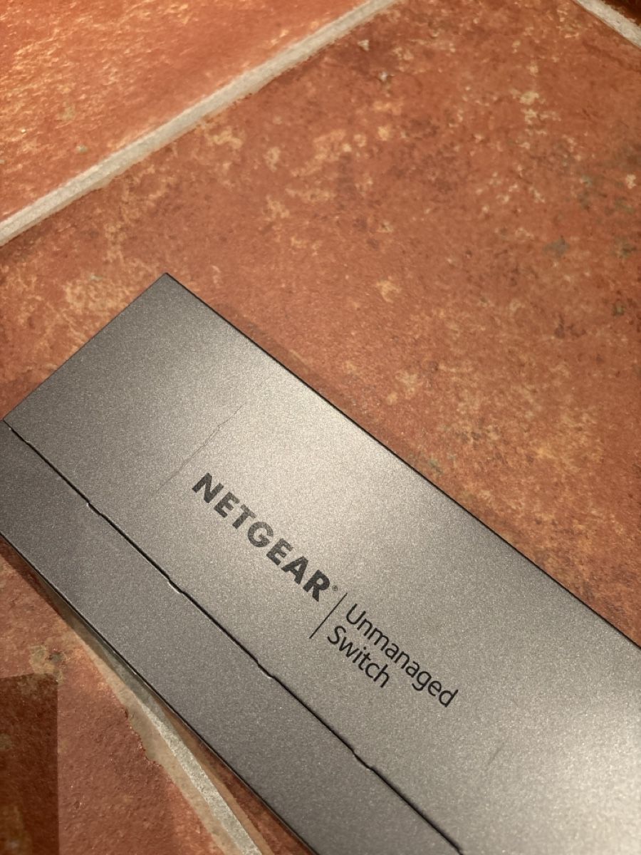 Netgear Modem & Router: NETGEAR Unmanaged Switch 8-port PoE – Usato da Waldstatt venduto da Imaginary 2