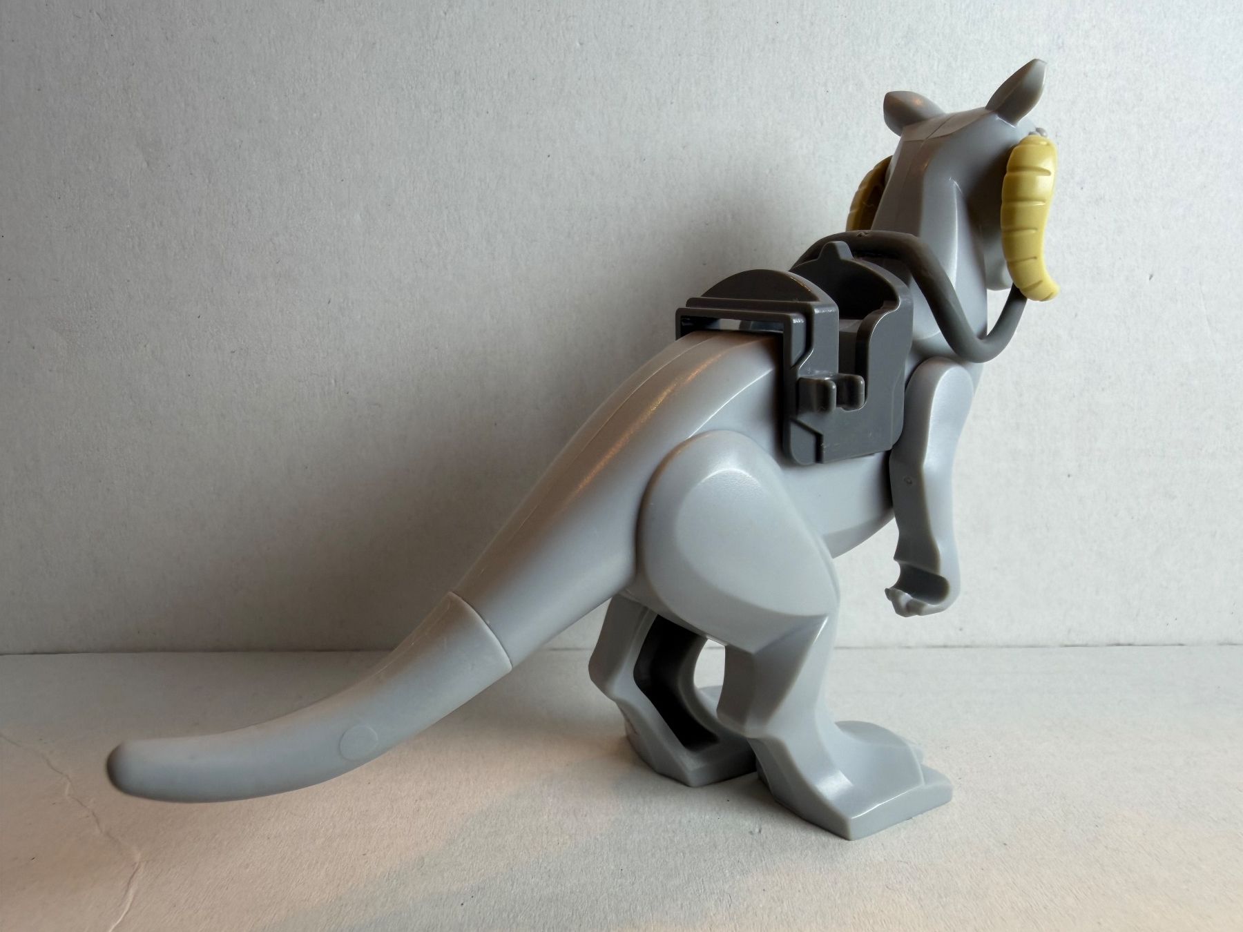 Lego Statuette: Lego Star Wars Tauntaun – Usato da Neftenbach venduto da Elitebricks 1
