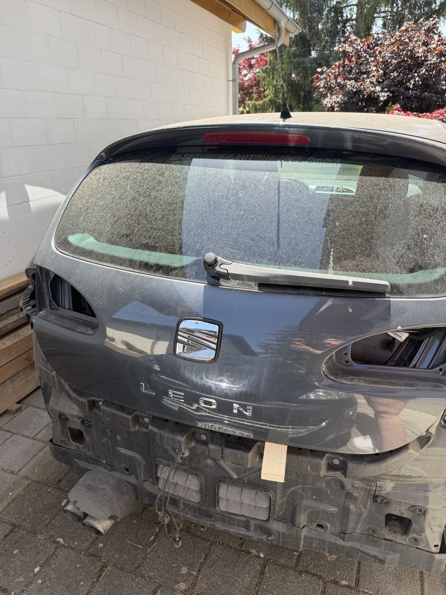 Seat Automobili: Seat Leon 2.0 TFSI ab 1Fr – Difettoso da Bern venduto da lea_8tqp 3