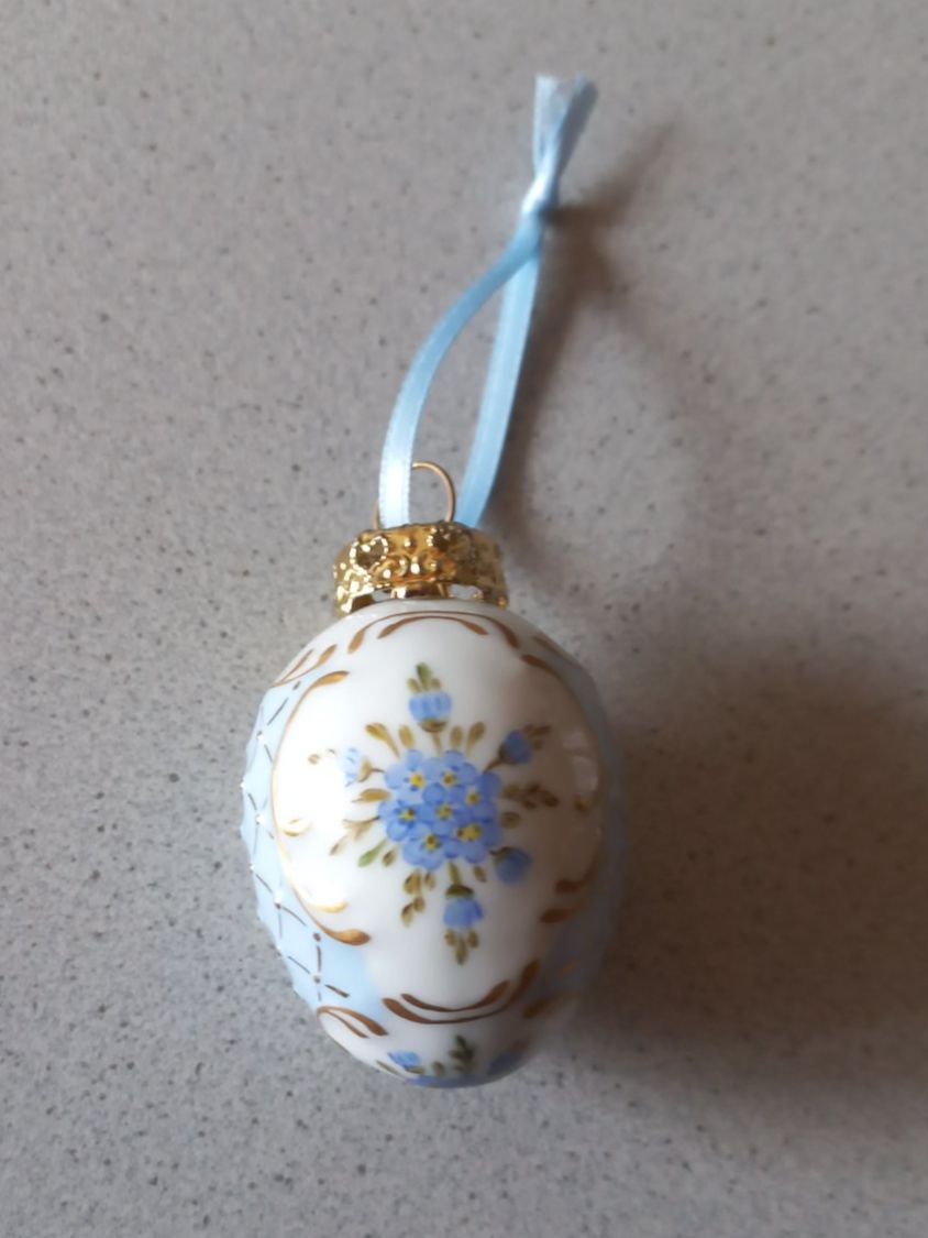 Tutte le decorazioni: Lindner Porzellan Oster Ei, Handbemalt. – Nuovo e nell'imballaggio originale da Winistorf venduto da acreativ1