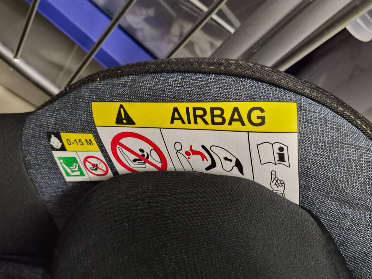 Britax Römer Auto-Kindersitze: Römer Kindersitz Dualfix M i-size Anthrazit – Gebraucht aus Stallikon von pab_g9j6 1