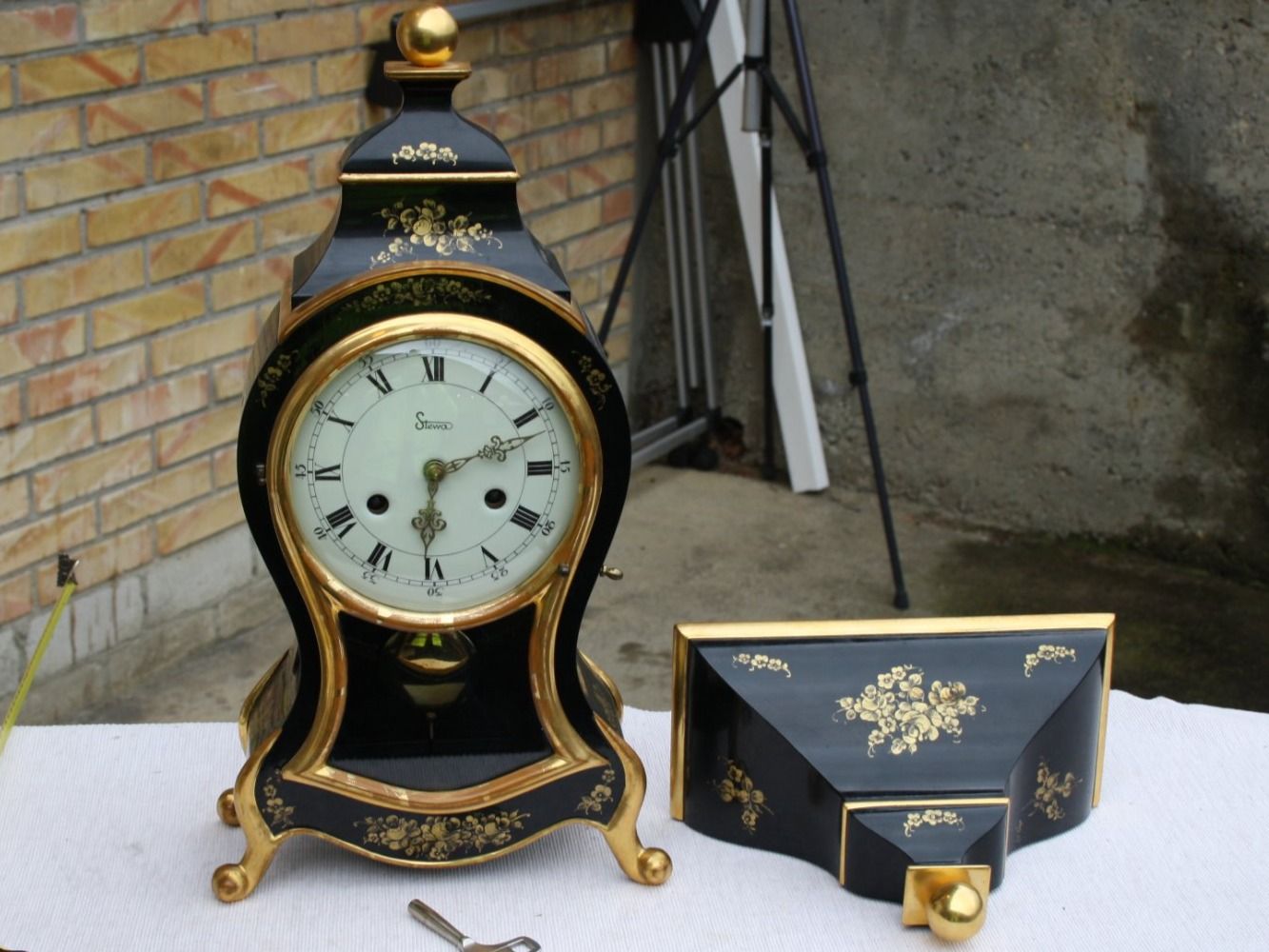 Orologi da terra & Orologi da parete: PENDULE  PENDELUHR NEUENBURGER UHR – Usato da Wauwil venduto da Pneuedy 1