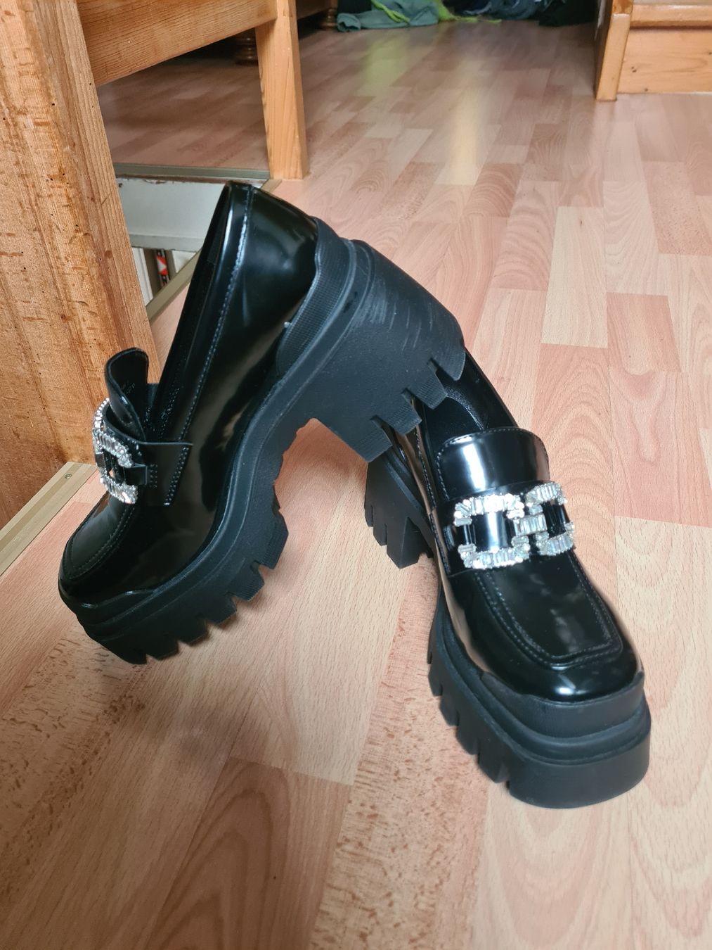 Damenschuhe: Lack-Loafer / Halbschuhe Grösse 37 – Gebraucht aus St. Josefen von Meli019