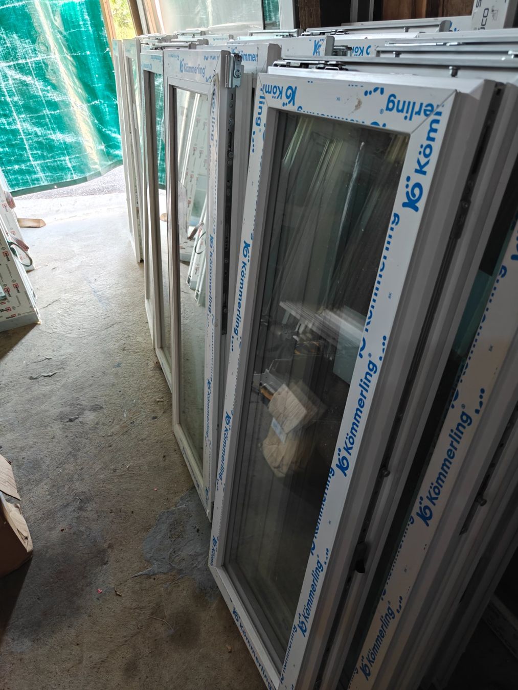 Fenêtres: Fenster Kömmerling PVC Neu – Neuf avec emballage d'origine à Rickenbach BL par Karigass