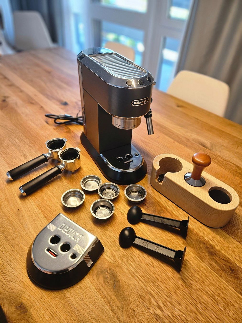 De'Longhi Macchine per caffè & Macchine per espresso: Delonghi Dedica Siebträgermaschine – Usato da Münchenbuchsee venduto da Moribus