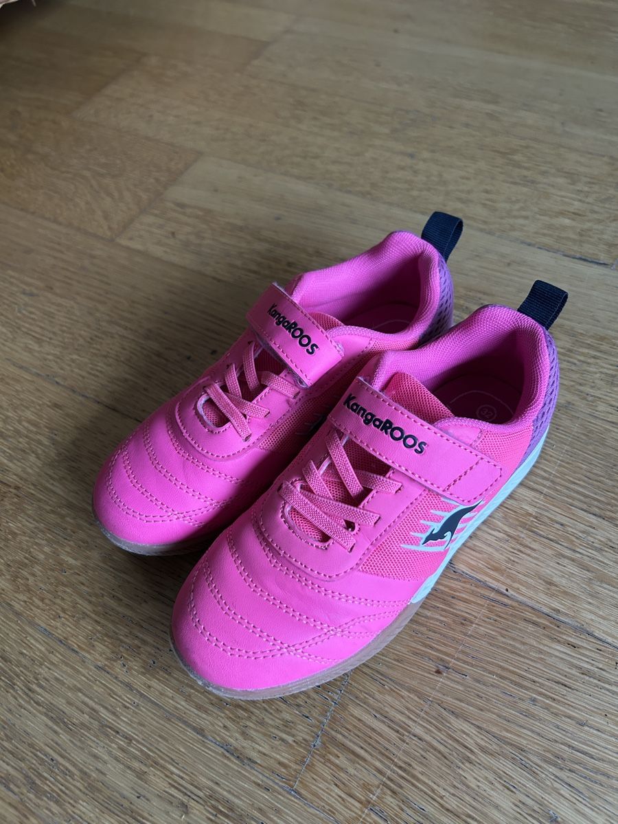 Scarpe per ragazze: Hallenturnschuhe Gr.32 – Nuovo (secondo la descrizione) da Luzern venduto da sarafina2